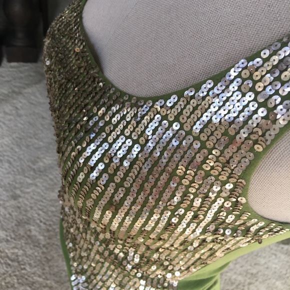 Green and gold Sequin Tank - Picture 3 of 4